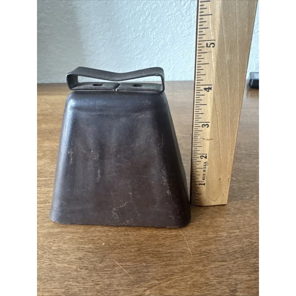 Vintage Primitive Copper Metal Cow Bell With Clapper Rustic Farmhouse Western